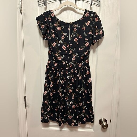 AEO Floral Keyhole Fit and Flare Dress cutout womens XS navy pink preppy cottage - Picture 2 of 16
